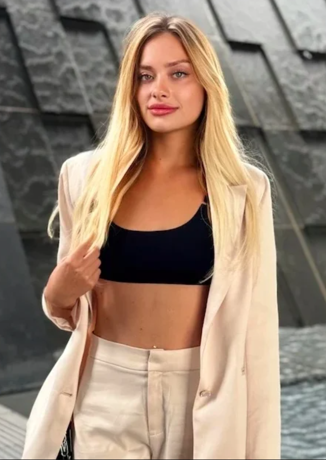 La star OnlyFans, retrouvée gravement blessée à Dubaï, aurait subi des sévices sexuels lors d'une fête privée 3 La star OnlyFans, retrouvée gravement blessée à Dubaï, aurait subi des sévices sexuels lors d'une fête privée Capture decran 2025 04 10 130334 La star OnlyFans, retrouvée gravement blessée à Dubaï, aurait subi des sévices sexuels lors d'une fête privée