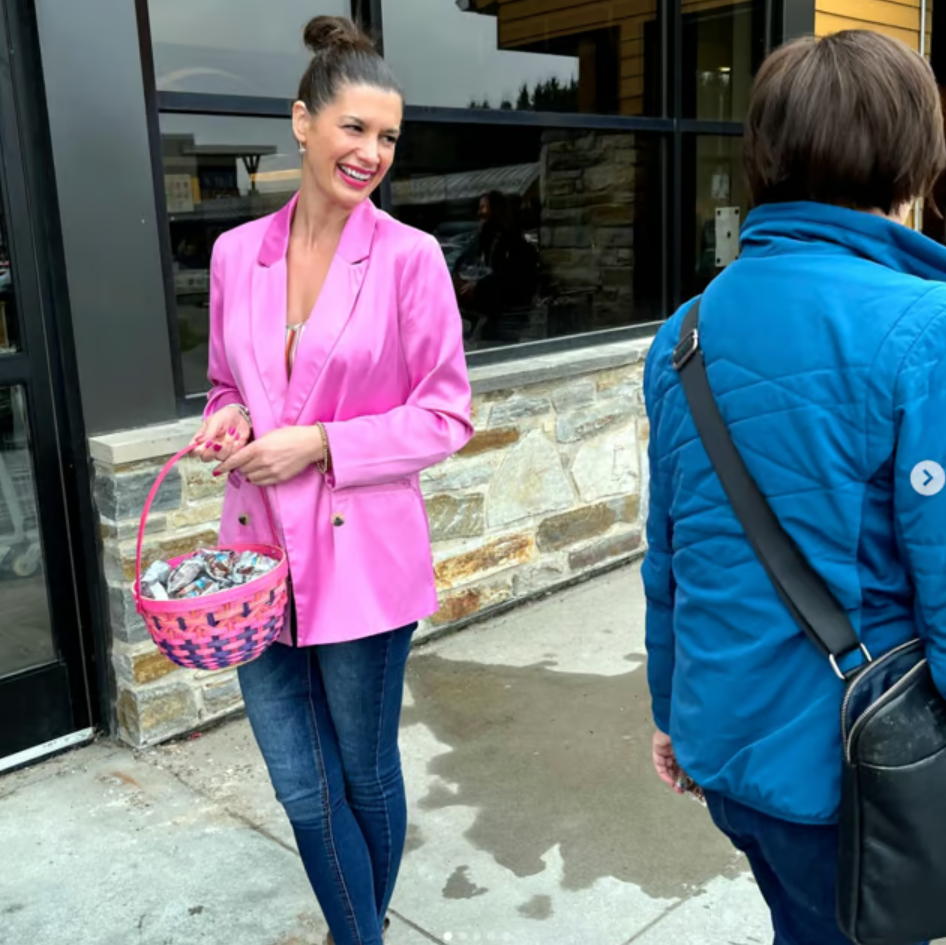 Capture decran 2025 04 22 091219 Des Québécois séduits par le style printanier de Geneviève Guilbault à Pâques