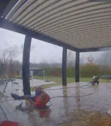 Gino Chouinard victime d’un accident inattendu : la vidéo fait beaucoup réagir 2 Gino Chouinard victime d’un accident inattendu : la vidéo fait beaucoup réagir Capture decran 2025 04 22 100029 Gino Chouinard victime d’un accident inattendu : la vidéo fait beaucoup réagir