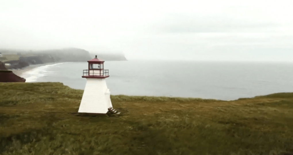 Visitez en images la sublime maison de Julie Snyder aux Îles-de-la-Madeleine 3 Visitez en images la sublime maison de Julie Snyder aux Îles-de-la-Madeleine Capture decran 2025 05 03 102314 Visitez en images la sublime maison de Julie Snyder aux Îles-de-la-Madeleine