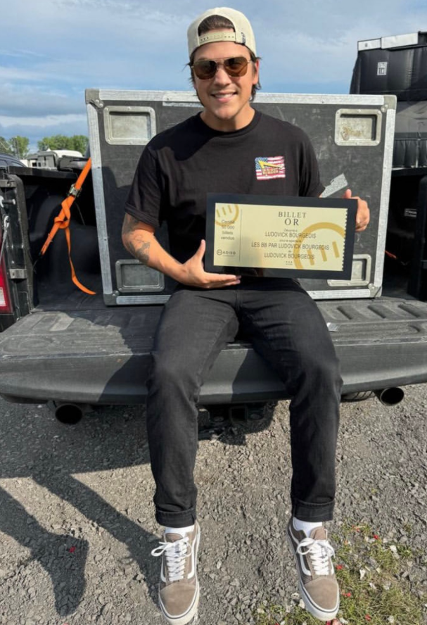 Ludovick Bourgeois tombe en panne en route vers son spectacle 3 Ludovick Bourgeois tombe en panne en route vers son spectacle Capture decran 2025 05 10 191952 Ludovick Bourgeois tombe en panne en route vers son spectacle