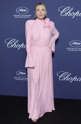 Magalie Lépine-Blondeau enflamme Instagram avec le maillot le plus tendance de l’été 2025 2 Magalie Lépine-Blondeau enflamme Instagram avec le maillot le plus tendance de l’été 2025 Capture decran 2025 06 09 213728 Magalie Lépine-Blondeau enflamme Instagram avec le maillot le plus tendance de l’été 2025