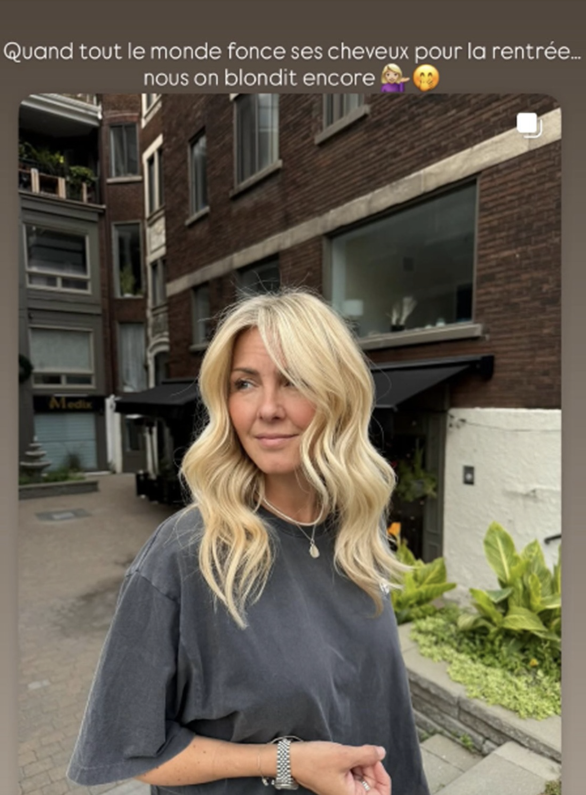 Changement capillaire remarqué pour Véronique Cloutier : elle est méconnaissable ! 3 Changement capillaire remarqué pour Véronique Cloutier : elle est méconnaissable ! Capture decran le 2025 08 05 a 18.40.50 Changement capillaire remarqué pour Véronique Cloutier : elle est méconnaissable !