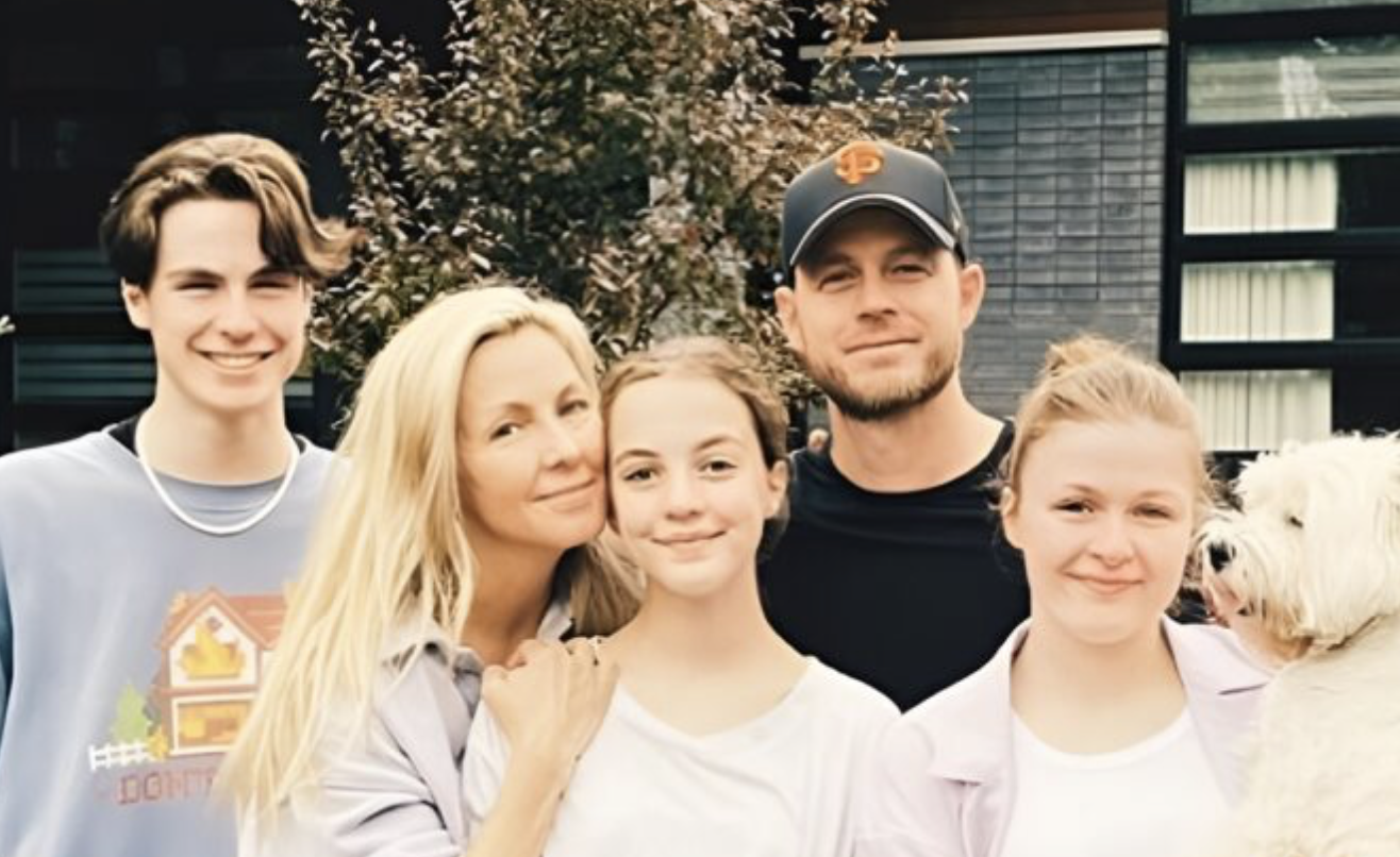 Changement capillaire remarqué pour Véronique Cloutier : elle est méconnaissable ! 2 Changement capillaire remarqué pour Véronique Cloutier : elle est méconnaissable ! Capture decran le 2025 08 05 a 18.47.36 Changement capillaire remarqué pour Véronique Cloutier : elle est méconnaissable !