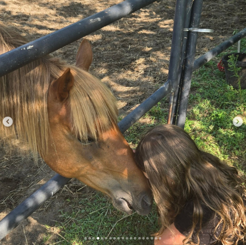 Capture decran 2025 09 25 151237 Marie-Andrée Poulin surprend avec ces photos de son amoureux connu