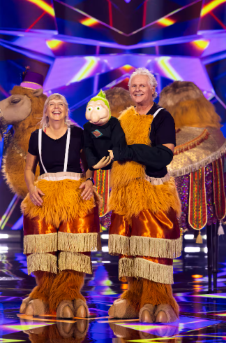 Capture decran 2025 10 06 093341 1 « Chanteurs masqués » : le duo culte de Bibi et Geneviève démasqué dans le costume du Chameau !