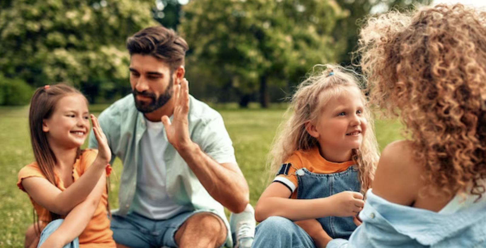 "Parents d'aujourd'hui : Quand le désir de devenir les meilleurs amis de leurs enfants prend le dessus sur leur rôle de parents" 1 "Parents d'aujourd'hui : Quand le désir de devenir les meilleurs amis de leurs enfants prend le dessus sur leur rôle de parents" Capture decran le 2023 09 14 a 09.16.44 "Parents d'aujourd'hui : Quand le désir de devenir les meilleurs amis de leurs enfants prend le dessus sur leur rôle de parents"