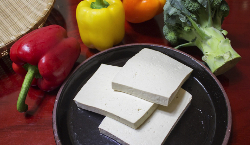 Doit-on faire cuire le tofu ? 1 Doit-on faire cuire le tofu ? cuire tofu Doit-on faire cuire le tofu ?