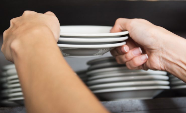 essuyer vaiselle laver Faut-il Essuyer la Vaisselle Après L'avoir Lavée?