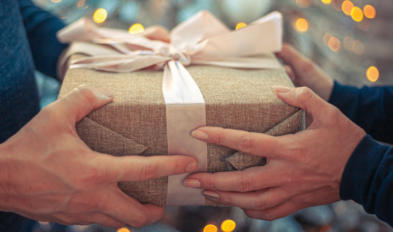 Les 13 idées de cadeaux les plus appréciées selon les avis des consommateurs 1 Les 13 idées de cadeaux les plus appréciées selon les avis des consommateurs meilleur cadeau Les 13 idées de cadeaux les plus appréciées selon les avis des consommateurs