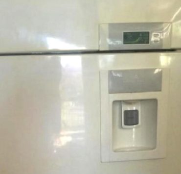 nettoyer dejaunir frigo Comment déjaunir le plastique d'un frigo ?