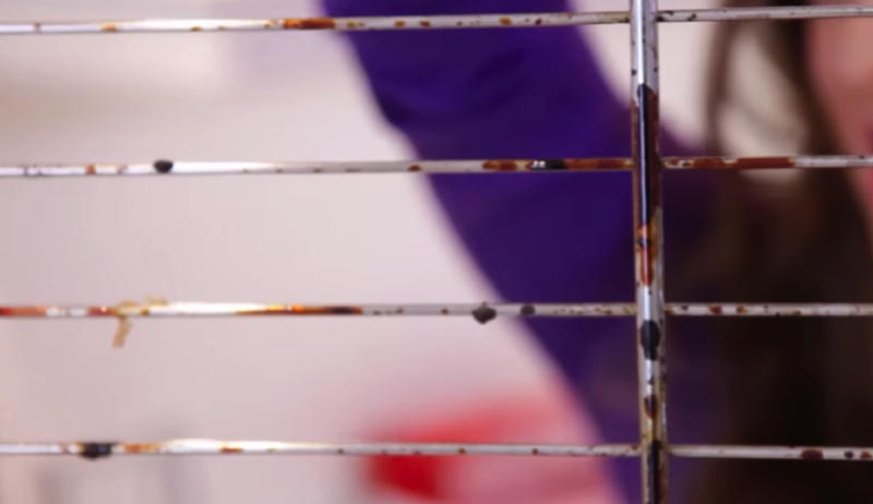 Comment nettoyer les grilles du four sans frotter ? 1 Comment nettoyer les grilles du four sans frotter ? nettoyer grille four Comment nettoyer les grilles du four sans frotter ?