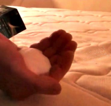 Comment enlever des taches sur un matelas ? 3 Comment enlever des taches sur un matelas ? nettoyer matelas sale Comment enlever des taches sur un matelas ?