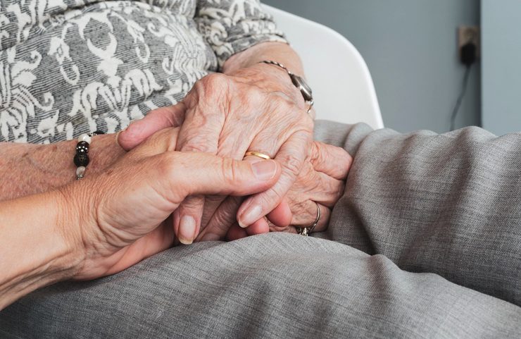 personnes agees Comment prévenir les chutes chez les personnes âgées?