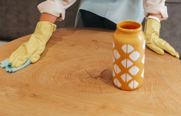tache eau meuble Comment faire disparaître les taches d'eau sur un meuble ?