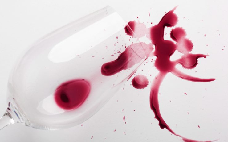 tache vin rouge vetement Comment enlever rapidement une tache de vin rouge sur un vêtement ?
