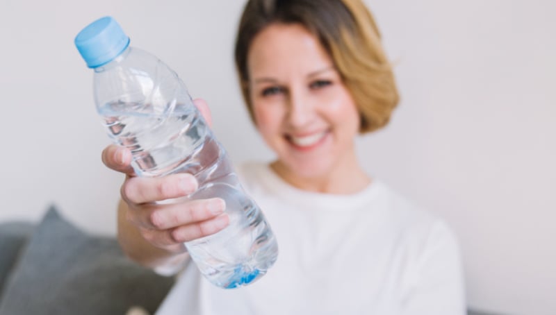 Comment rafraîchir la chambre avec une bouteille d’eau ? 1 Comment rafraîchir la chambre avec une bouteille d’eau ? bouteille eau chambre Comment rafraîchir la chambre avec une bouteille d’eau ?
