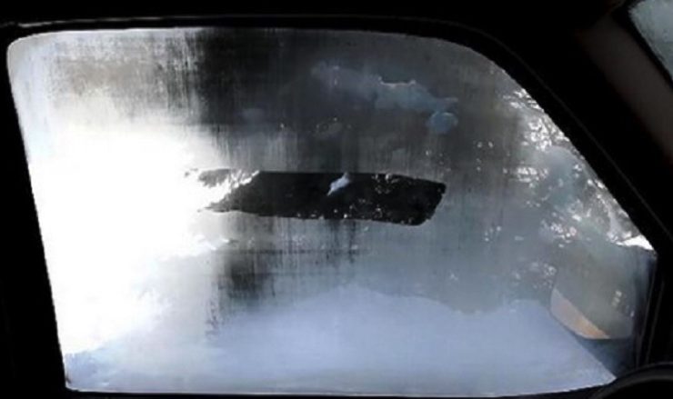 buee voiture astuce Comment enlever l'humidité à l'intérieur de la voiture ?