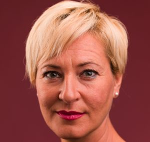 Quelle longueur de cheveux rajeunit ? ✂️👵 💇♀️ 2 Quelle longueur de cheveux rajeunit ? ✂️👵 💇♀️ coiffure femme cheveux court rajeuni Quelle longueur de cheveux rajeunit ? ✂️👵 💇♀️