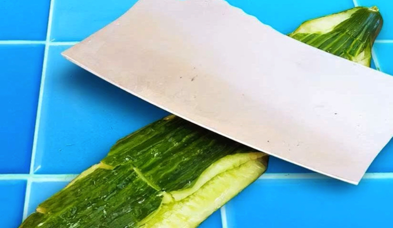 Pourquoi faut-il écraser le concombre avant de le manger ? 1 Pourquoi faut-il écraser le concombre avant de le manger ? ecrase concombre Pourquoi faut-il écraser le concombre avant de le manger ?