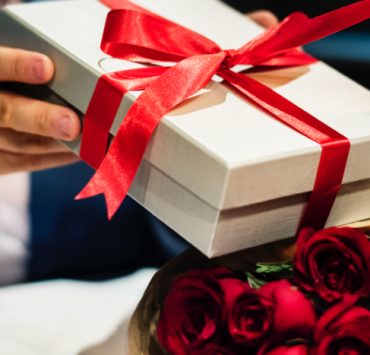Quel est le cadeau le plus romantique ? 4 Quel est le cadeau le plus romantique ? idee cadeau romantique Quel est le cadeau le plus romantique ?