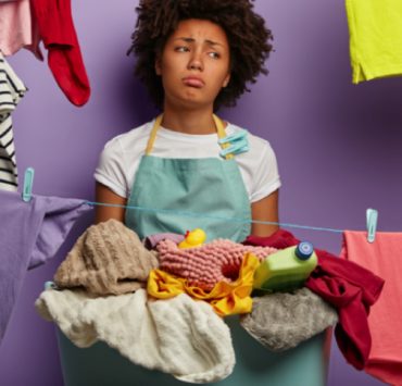 Pourquoi faut-il laver les vêtements à l'envers ? 3 Pourquoi faut-il laver les vêtements à l'envers ? laver linge a l envers astuce Pourquoi faut-il laver les vêtements à l'envers ?