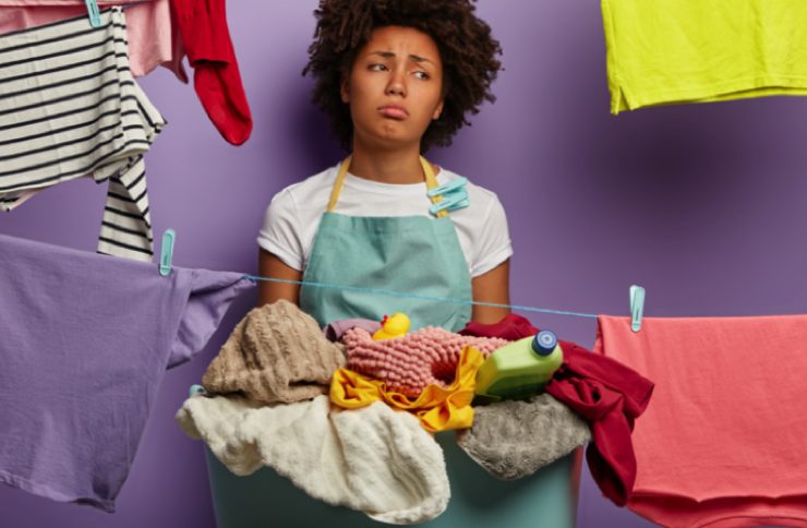 laver linge a l envers astuce Pourquoi faut-il laver les vêtements à l'envers ?