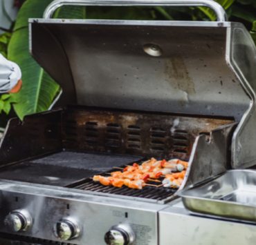 nettoyer barbecue tres sale Comment nettoyer l'intérieur d'un barbecue ?