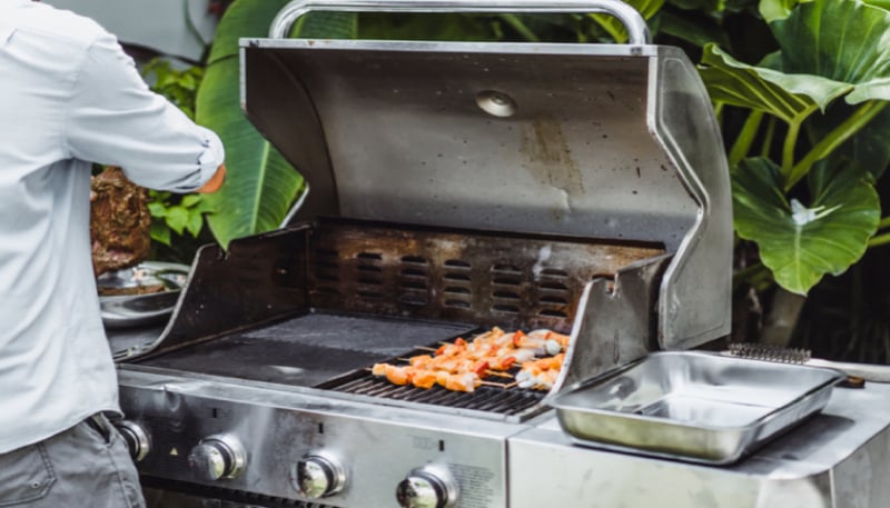 Comment nettoyer l'intérieur d'un barbecue ? 1 Comment nettoyer l'intérieur d'un barbecue ? nettoyer barbecue tres sale Comment nettoyer l'intérieur d'un barbecue ?