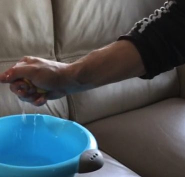 nettoyer canape cuir Quel produit utiliser pour nettoyer le canapé cuir ?