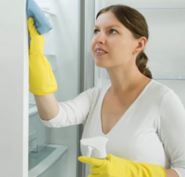 nettoyer frigo Comment faire pour avoir une bonne odeur dans le frigo ?