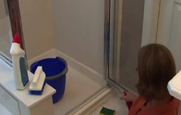 nettoyer vitre douche Quel est le meilleur produit pour nettoyer les vitres de douche ?