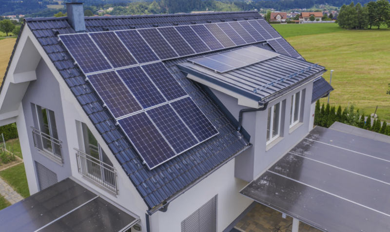 Est-ce que ça vaut le coup de mettre des panneaux solaires ? 1 Est-ce que ça vaut le coup de mettre des panneaux solaires ? panneaux solaires maison Est-ce que ça vaut le coup de mettre des panneaux solaires ?