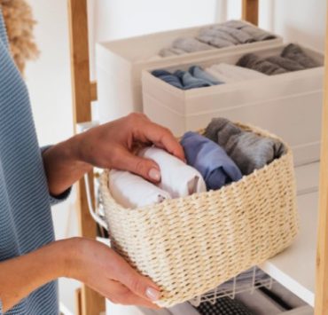 Comment ranger son linge quand on a pas d'armoire ? 2 Comment ranger son linge quand on a pas d'armoire ? ranger linge dans maison armoire Comment ranger son linge quand on a pas d'armoire ?