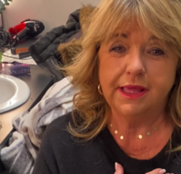 Victime d'un infarctus, Lise Dion forcée à une longue convalescence 2 Victime d'un infarctus, Lise Dion forcée à une longue convalescence Capture decran le 2023 11 11 a 07.02.08 Victime d'un infarctus, Lise Dion forcée à une longue convalescence