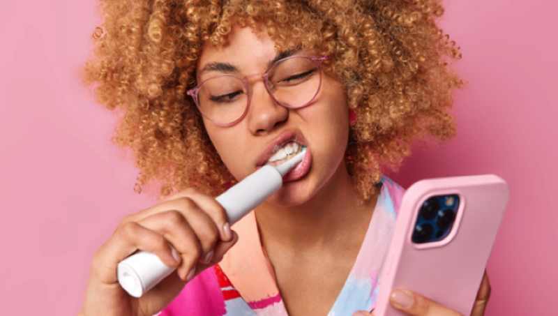 Est-ce bon de se brosser les dents avec une brosse électrique ? 1 Est-ce bon de se brosser les dents avec une brosse électrique ? brosse electrique Est-ce bon de se brosser les dents avec une brosse électrique ?