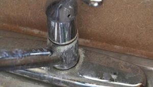 calcaire robinet astuce vinaigre Quel est le meilleur produit pour nettoyer l'inox ?