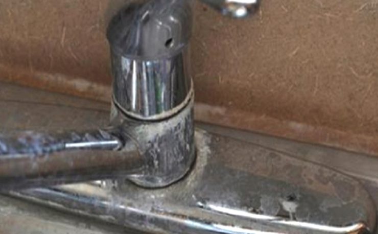 calcaire robinet astuce vinaigre Comment enlever le calcaire sur un robinet ?