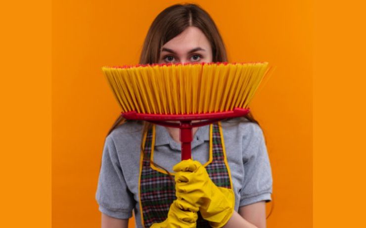 comment nettoyer brosse balai Comment nettoyer efficacement la brosse d'un balai ?