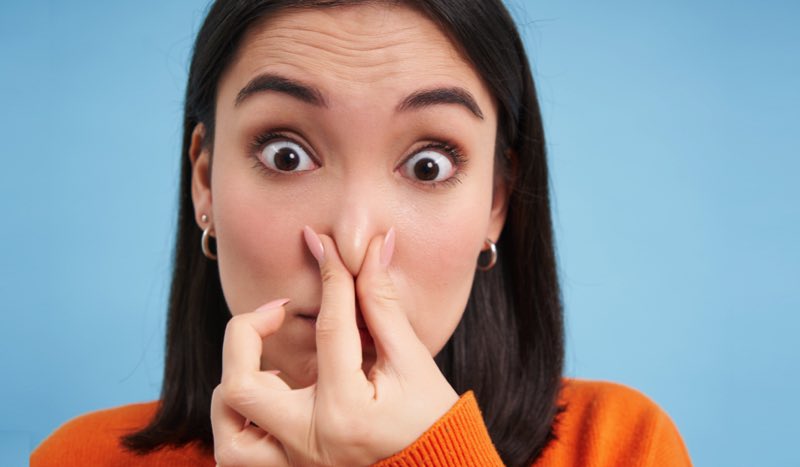 Comment éliminer les mauvaises odeurs dans la maison ? 1 Comment éliminer les mauvaises odeurs dans la maison ? mauvaises odeurs maison quoi faire Comment éliminer les mauvaises odeurs dans la maison ?
