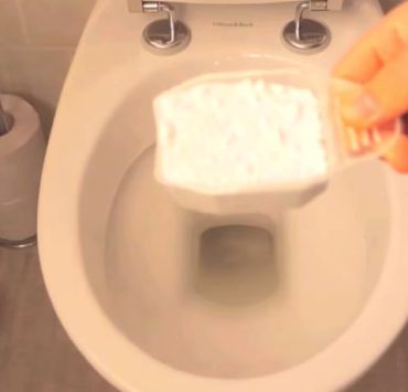 mettre farine dans la toilette nettoyer Pourquoi mettre de la farine dans les toilettes ?