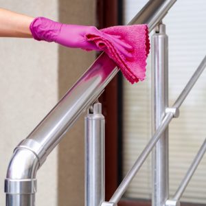 nettoyer inox briller propre naturellement Quel est le meilleur produit pour nettoyer l'inox ?