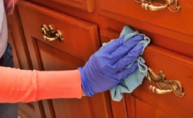 nettoyer meuble ne bois Quel produit utiliser pour nettoyer un meuble en bois ?