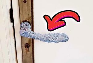 poignee porte alu Pourquoi envelopper les poignées de porte avec du papier aluminium ?