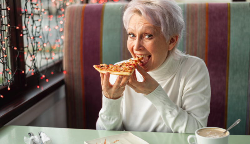 Quels sont les 5 aliments à éviter après 60 ans ? 1 Quels sont les 5 aliments à éviter après 60 ans ? quoi manger 60 ans aliment Quels sont les 5 aliments à éviter après 60 ans ?