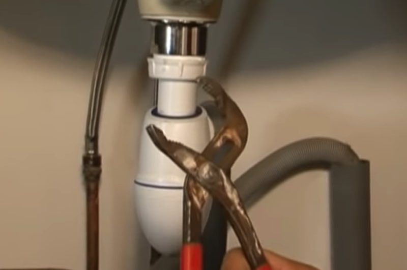 Comment nettoyer un siphon de robinet ? 2 Comment nettoyer un siphon de robinet ? 1 Comment nettoyer un siphon de robinet ?