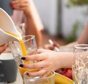 Pourquoi il ne faut pas boire en mangeant ? 3 Pourquoi il ne faut pas boire en mangeant ? boire en mangeant Pourquoi il ne faut pas boire en mangeant ?