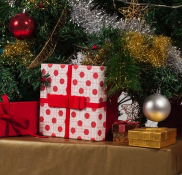 Quand mettre les cadeaux de Noël sous le sapin ? 2 Quand mettre les cadeaux de Noël sous le sapin ? cadeau noel sapin quand Quand mettre les cadeaux de Noël sous le sapin ?