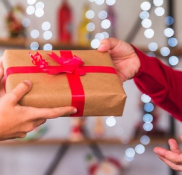 donner cadeau de Noel Pourquoi il faut toujours faire un cadeau à Noël ?