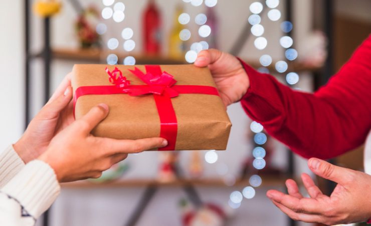 donner cadeau de Noel Pourquoi il faut toujours faire un cadeau à Noël ?